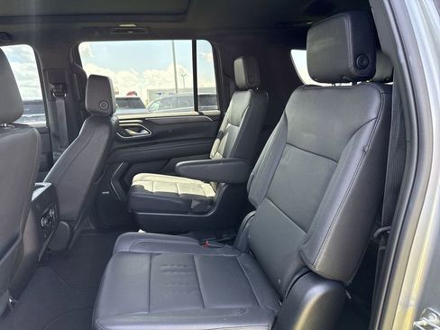 Used 2023 Chevrolet Suburban Z71 w/ Z71 Off-Road Package AWD/4WD image 21
