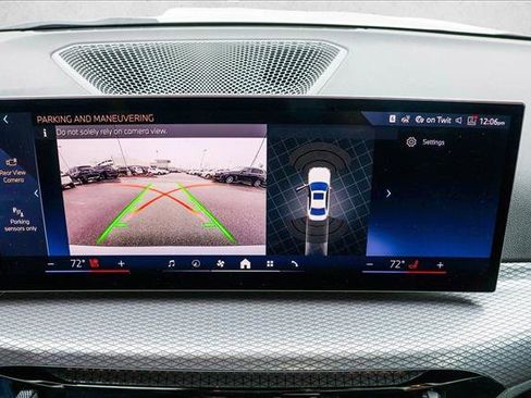 Certified 2025 BMW 330i xDrive Sedan w/ Convenience Package image 17