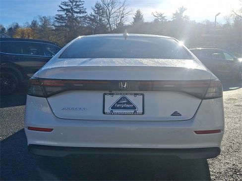 Certified 2023 Honda Accord EX image 5