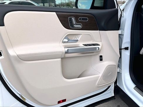 New 2026 Mercedes-Benz GLB 250 4MATIC image 10