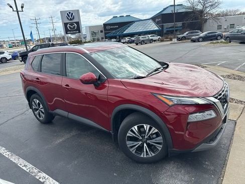 Used 2023 Nissan Rogue SV w/ SV Premium B Package image 2