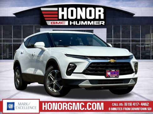 Used 2023 Chevrolet Blazer LT image 1