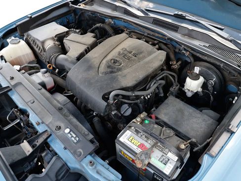 Used 2019 Toyota Tacoma TRD Sport image 41