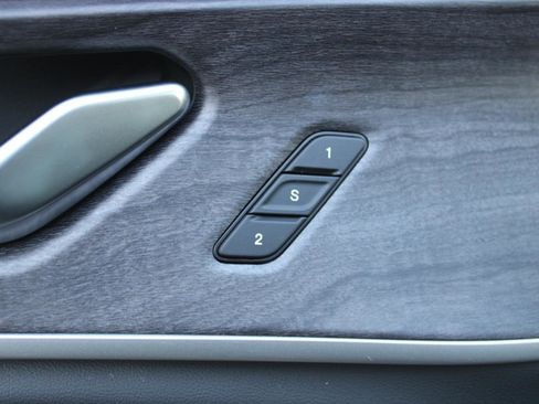 Used 2021 Jeep Grand Cherokee L Limited image 45