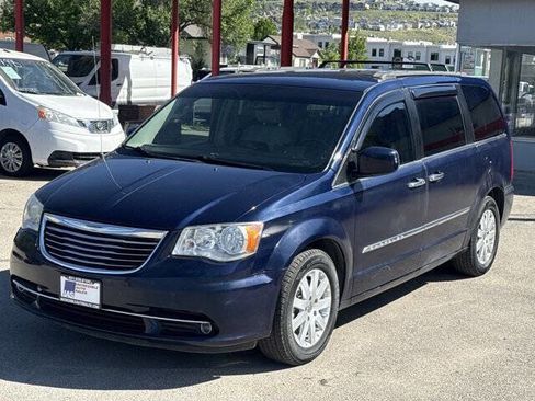 Used 2015 Chrysler Town & Country Touring w/ Driver Convenience Group FWD image 8