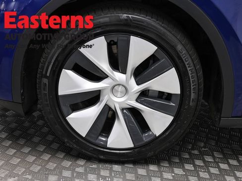 Used 2022 Tesla Model Y Long Range AWD/4WD image 25