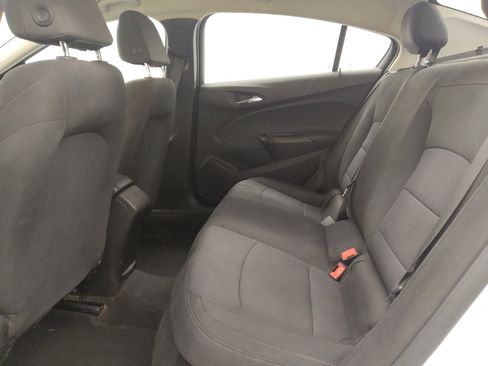 Used 2018 Chevrolet Cruze LS FWD image 18