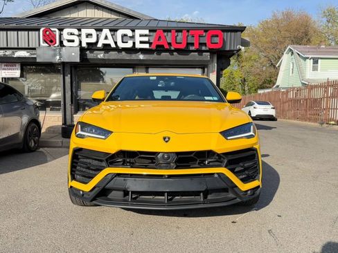 Used 2019 Lamborghini Urus AWD/4WD image 2