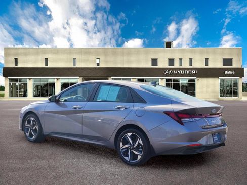Certified 2023 Hyundai Elantra SEL w/ Convenience Package FWD image 5