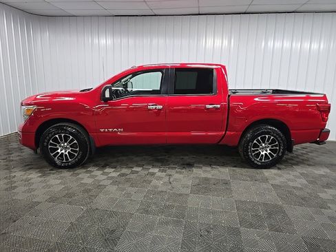 Used 2021 Nissan Titan SV w/ SV Convenience Package image 5