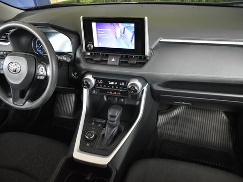Used 2023 Toyota RAV4 XLE AWD/4WD image 28