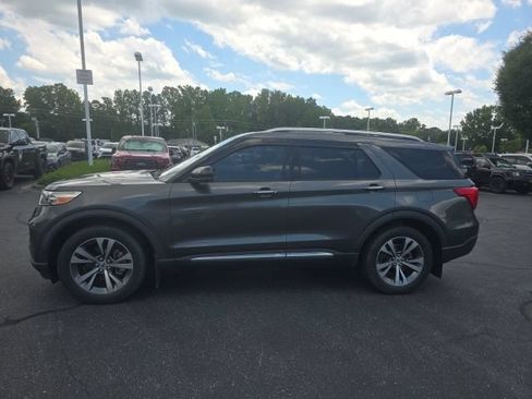 Used 2020 Ford Explorer Platinum w/ Premium Technology Package AWD/4WD image 5