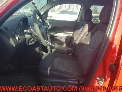 Used 2011 Chevrolet HHR LT image 9