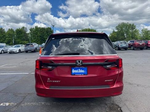 Used 2023 Honda Odyssey Sport image 3