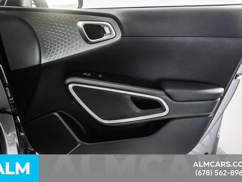 Used 2025 Kia Soul LX FWD image 39