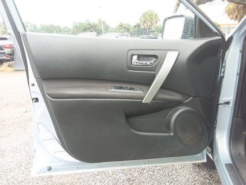 Used 2015 Nissan Rogue S w/ Convenience Package AWD/4WD image 17