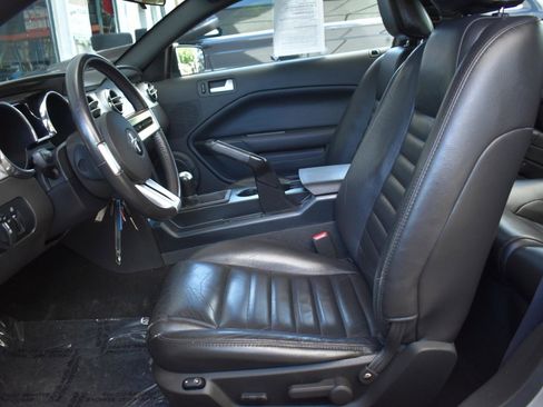 Used 2006 Ford Mustang GT Premium image 25