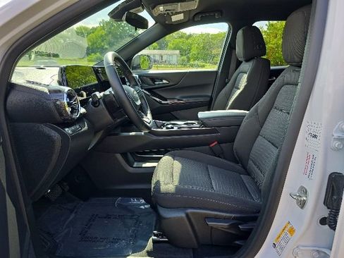 Certified 2026 Chevrolet Equinox LT AWD/4WD image 9