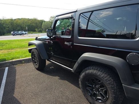 Used 2017 Jeep Wrangler Sport AWD/4WD image 7