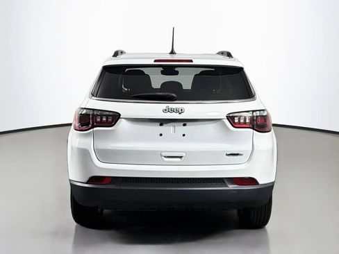 Used 2022 Jeep Compass Latitude FWD image 6