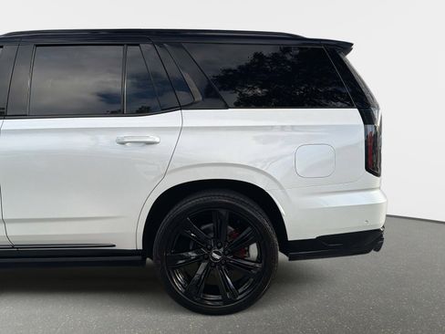 Used 2025 Cadillac Escalade V image 14