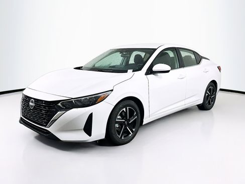 Used 2024 Nissan Sentra SV image 3