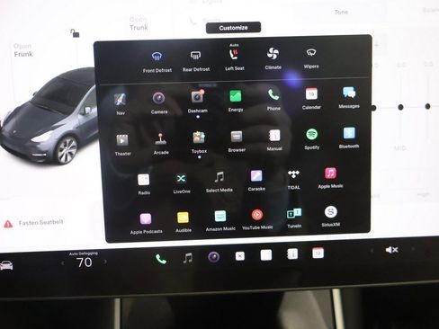 Used 2020 Tesla Model Y Long Range image 39