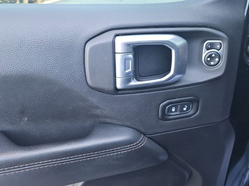 Used 2022 Jeep Wrangler Unlimited Rubicon w/ Xtreme Recon 35" Tire Package AWD/4WD image 11