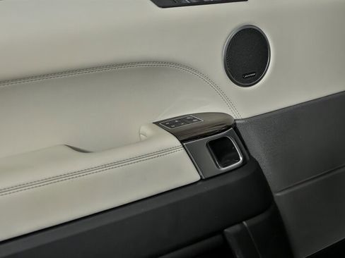 Used 2014 Land Rover Range Rover Sport HSE image 15