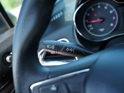 Used 2019 Chevrolet Cruze LT FWD image 32