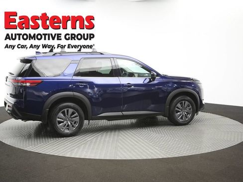 Used 2023 Nissan Pathfinder SV AWD/4WD image 46