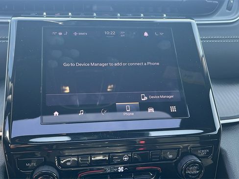 Used 2025 Jeep Grand Cherokee L Altitude image 21