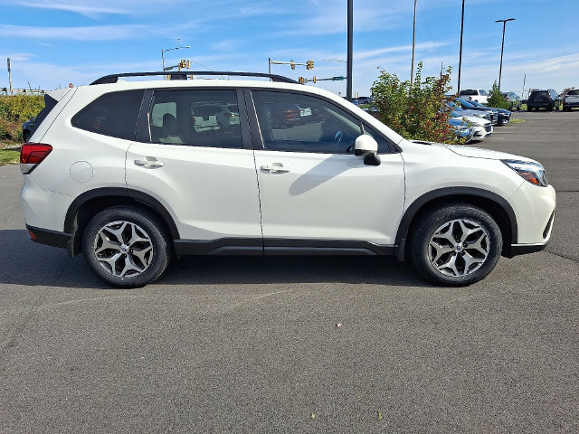 Used 2021 Subaru Forester Premium AWD/4WD image 8