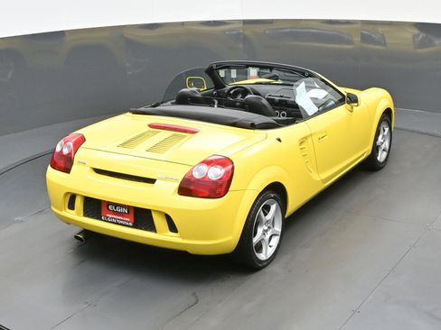 Used 2003 Toyota MR2 w/ Leather Pkg image 33