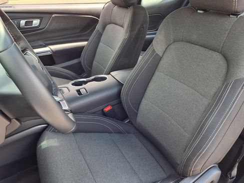 Used 2025 Ford Mustang Coupe RWD image 3