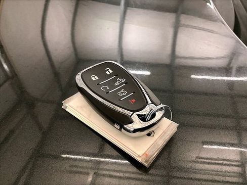 Used 2017 Chevrolet Camaro SS RWD image 9