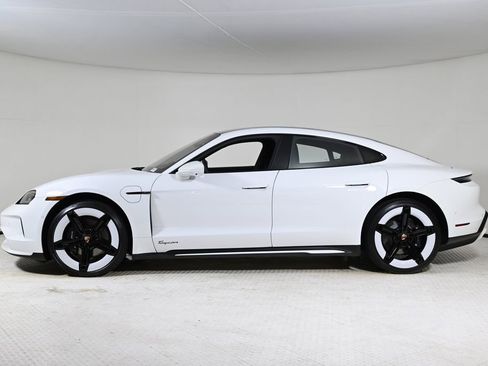 New 2026 Porsche Taycan image 2