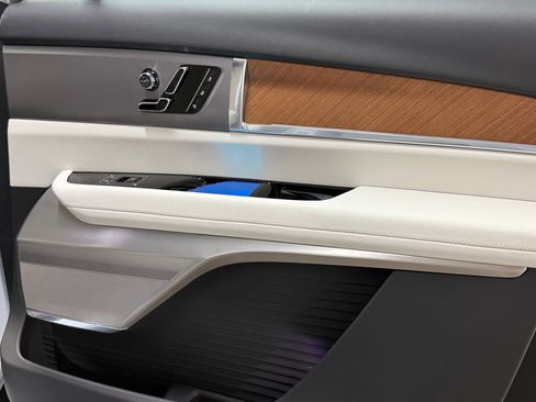 New 2026 Cadillac Vistiq Sport image 50