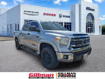 Used 2017 Toyota Tundra SR5 w/ SR5 Upgrade Package