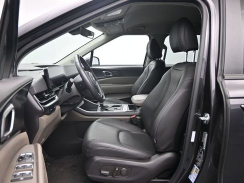 Used 2026 Kia Carnival FWD image 24