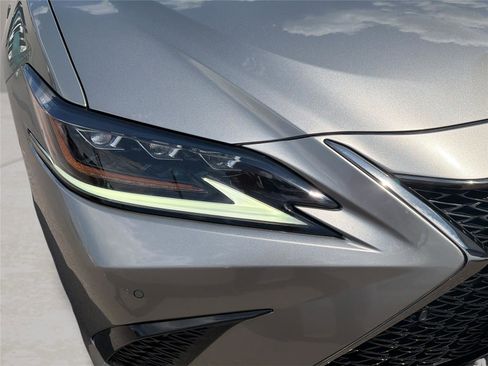 Used 2019 Lexus ES 350 F Sport w/ Accessory Package FWD image 10