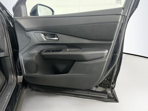 Used 2024 Nissan Ariya FWD image 32