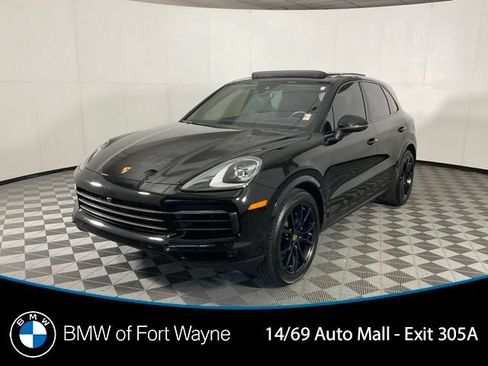 Used 2023 Porsche Cayenne S Platinum AWD/4WD image 1