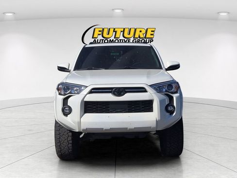 Used 2022 Toyota 4Runner SR5 Premium image 2