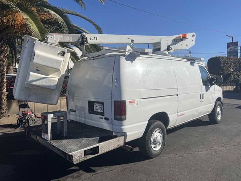 Used 2010 Ford E-350 and Econoline 350 Super Duty image 4