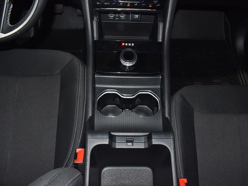 Used 2023 Jeep Grand Cherokee Laredo AWD/4WD image 18