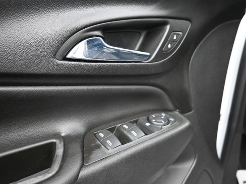Used 2020 Chevrolet Equinox LT image 23
