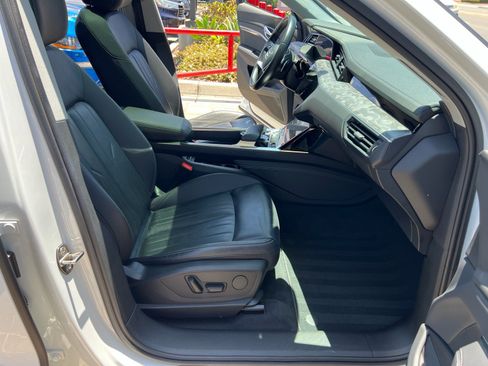 Used 2021 Audi e-tron Premium w/ Convenience Plus Package AWD/4WD image 47