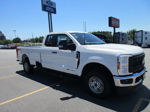 New 2026 Ford F250 XL w/ XL Chrome Package AWD/4WD image 2