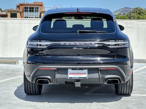 Certified 2023 Porsche Macan AWD/4WD image 7
